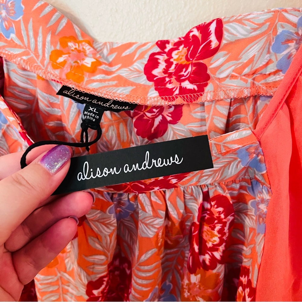NWT Floral Puff Sleeve Blouse - Picture 5 of 8